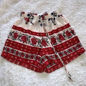 PATTERNED BOHO SHORTS SIZE SMALL